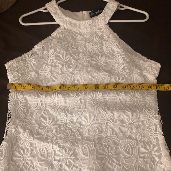 Fitted Lace White dress - size 12 - Picture 6 of 8